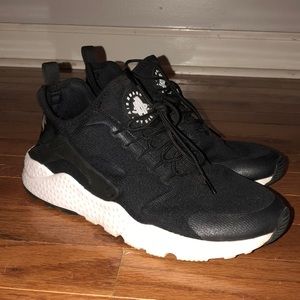 nike air huarache ultra sz. 9